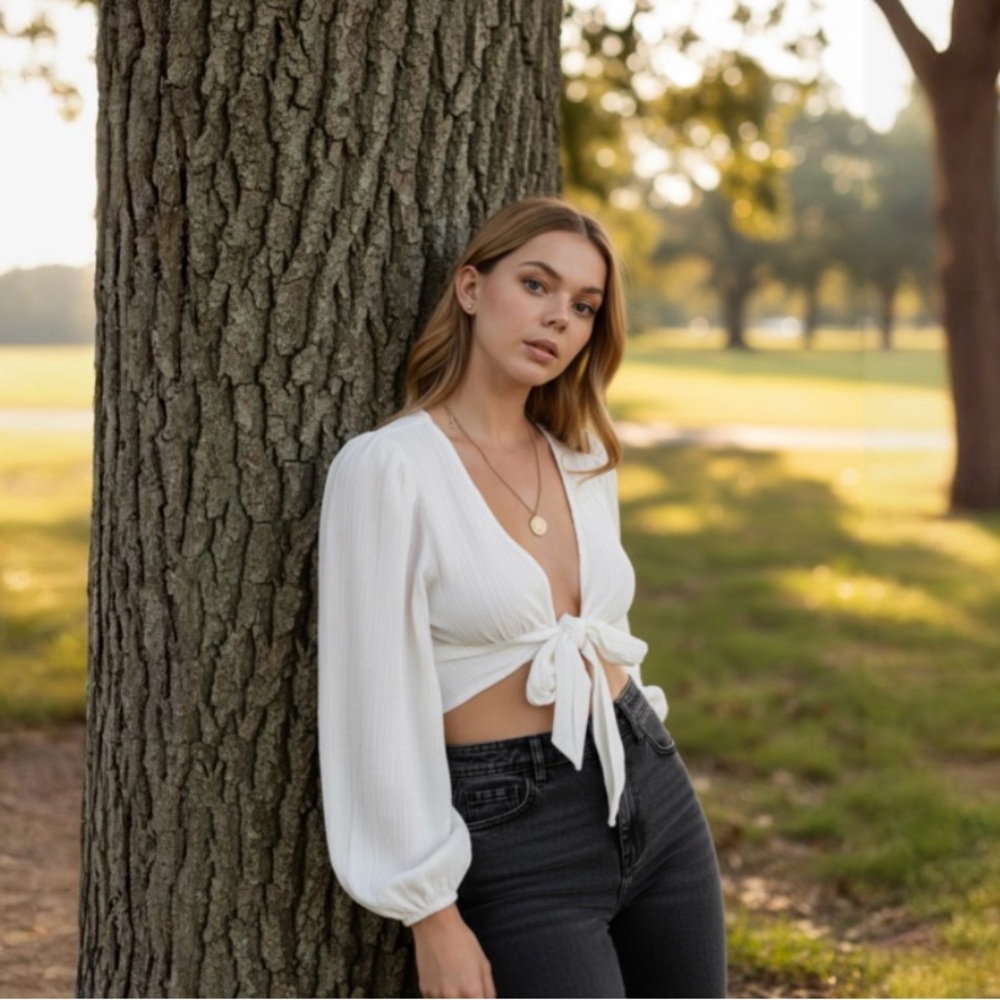 Princess Polly Long Sleeve Crop Top Tie Front Top
Size 0